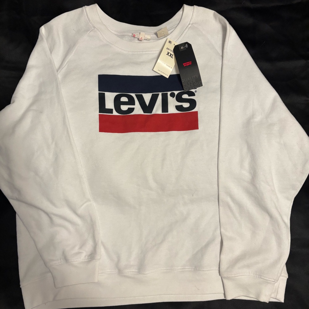 NWT Levi's White Sweatshirt with Logo